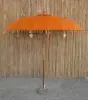 Artikelbild 1 des Artikels “Bali-Schirm, Flamme mit Metallmünzen und goldenen Herzen, die am Rand hängen, ø 230 cm und 250cm Höhe Farbe: Flamme - Orange“